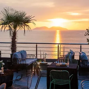 Hotel Thea